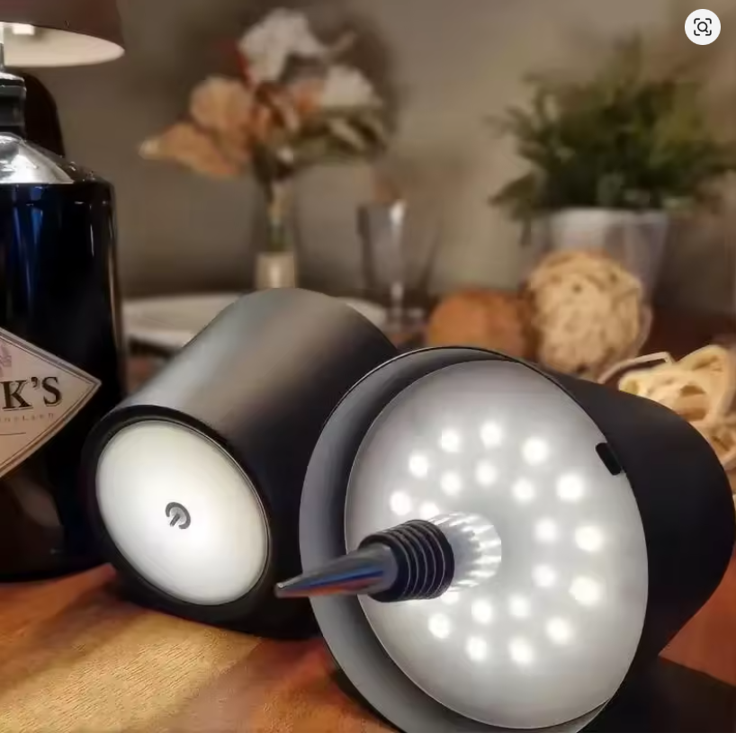Lámpara LED para Botellas: Faro Portátil Recargable RGB para Ambiente y Decoración